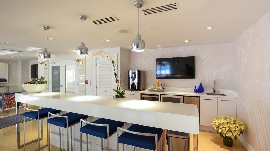 Pelicanstay In Coral Gables Miami Bagian luar foto