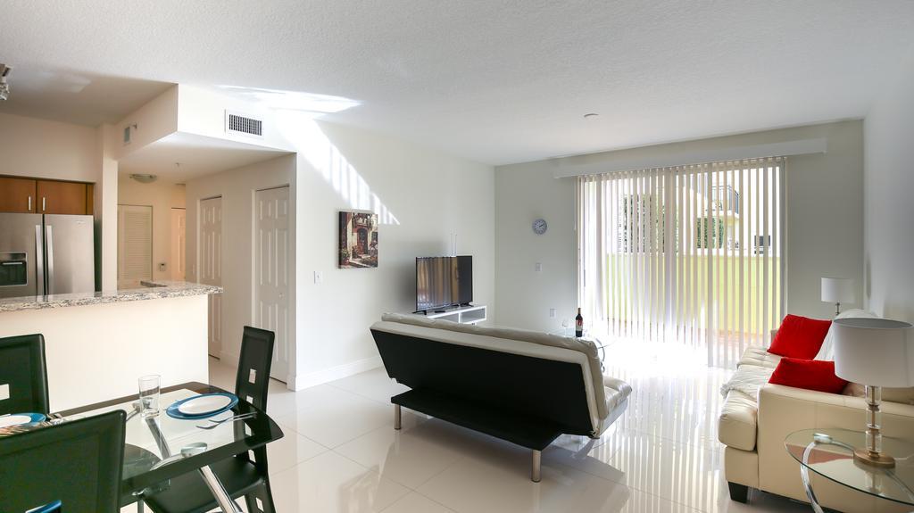 Pelicanstay In Coral Gables Miami Bagian luar foto