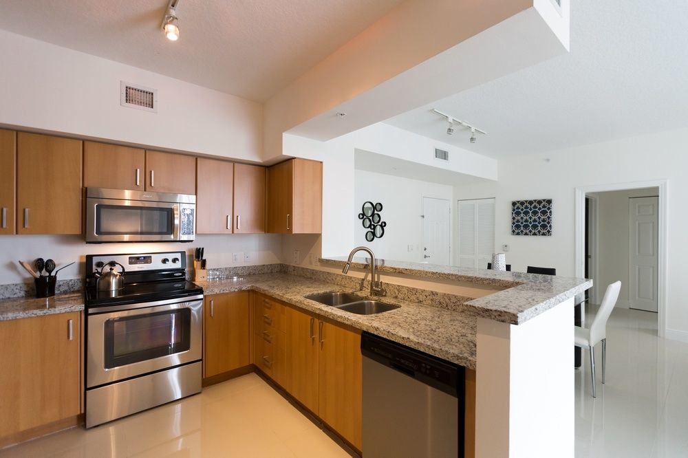 Pelicanstay In Coral Gables Miami Bagian luar foto