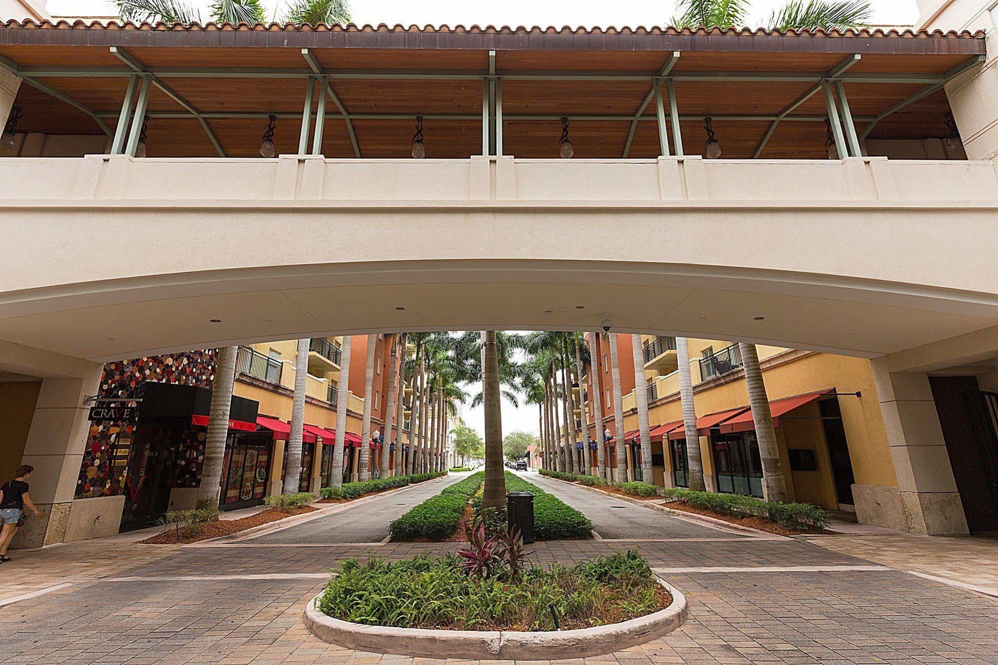 Pelicanstay In Coral Gables Miami Bagian luar foto