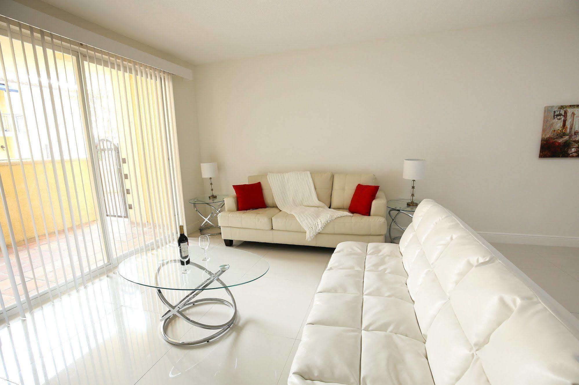 Pelicanstay In Coral Gables Miami Bagian luar foto