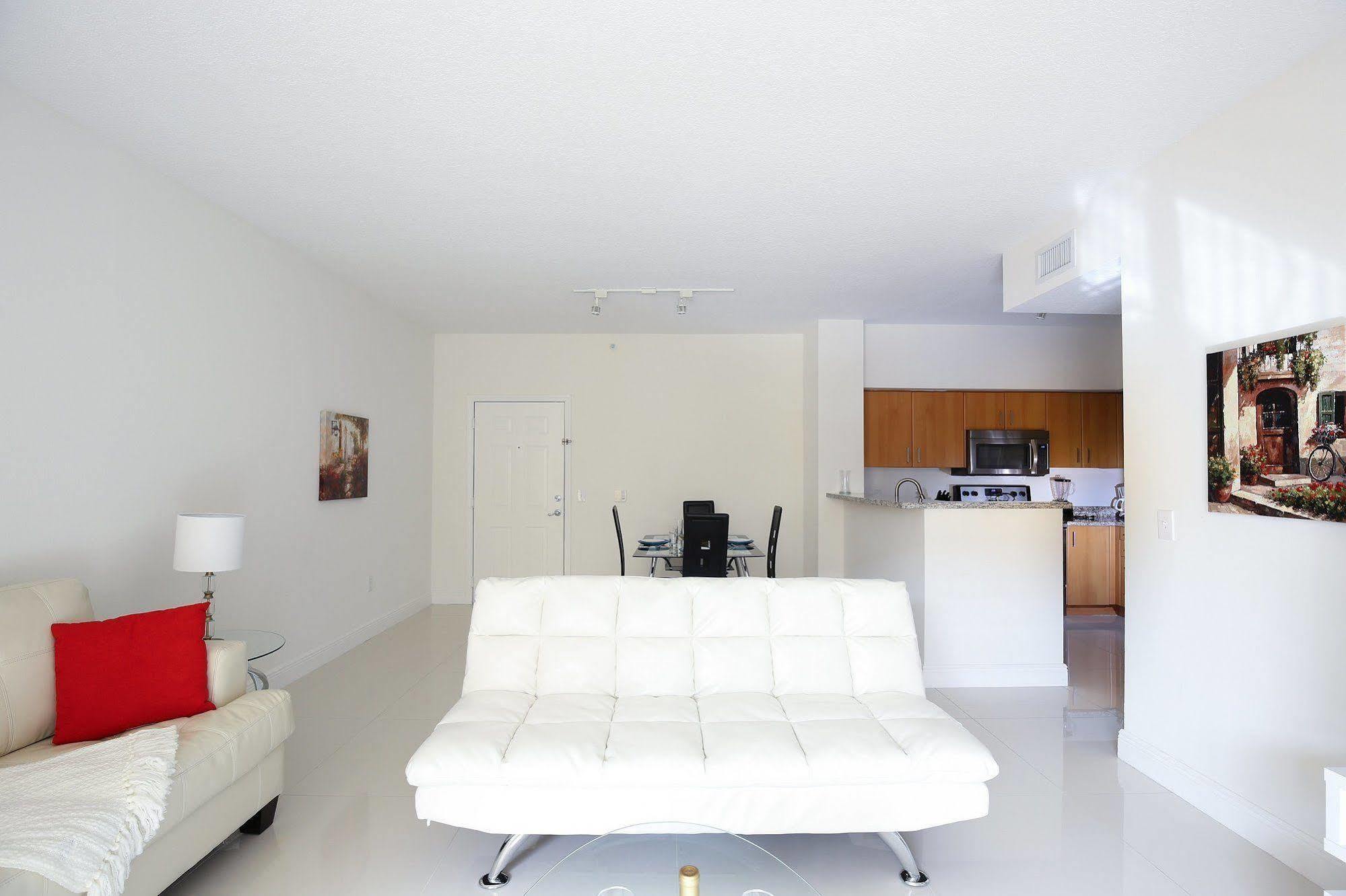 Pelicanstay In Coral Gables Miami Bagian luar foto