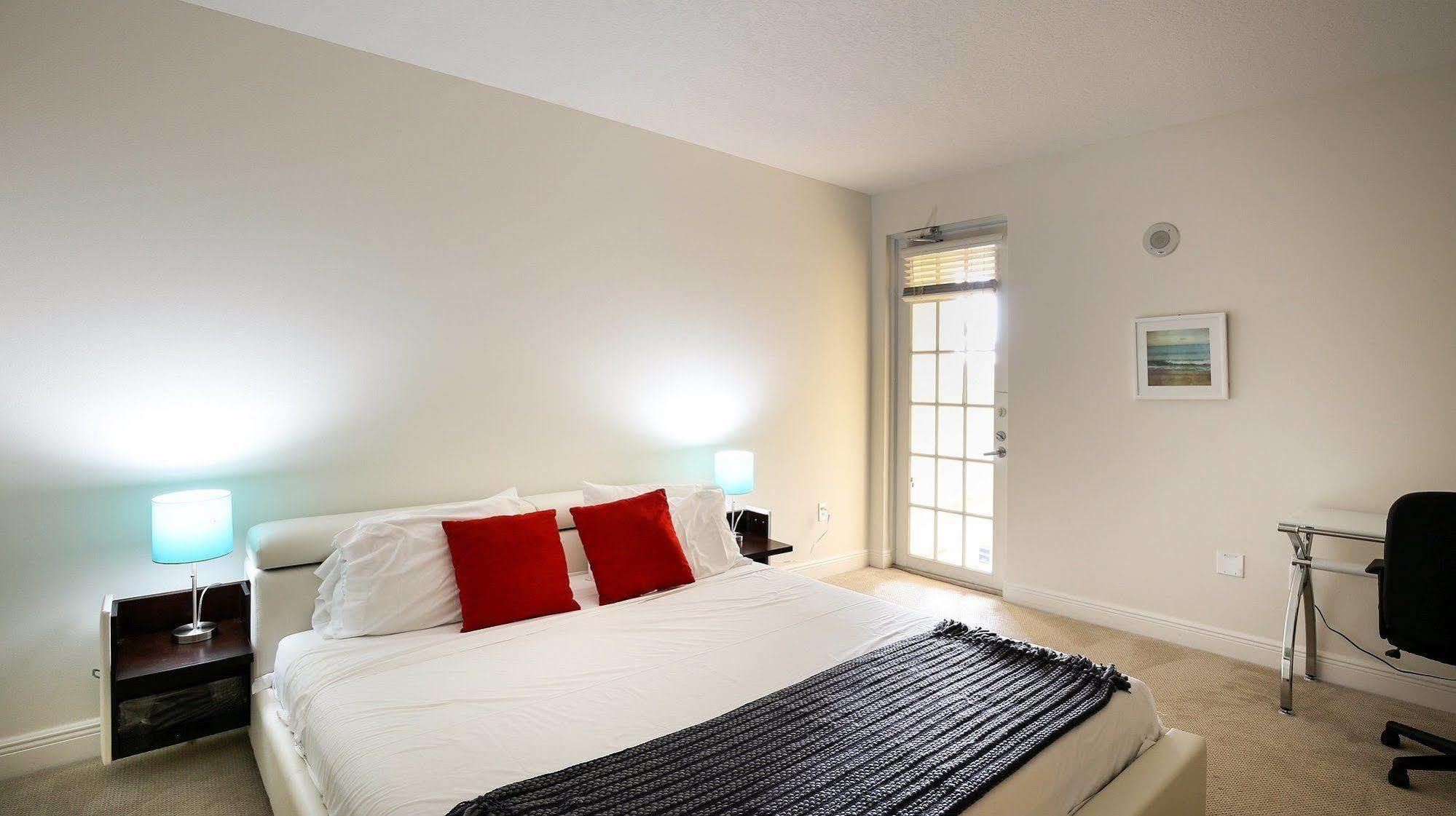 Pelicanstay In Coral Gables Miami Bagian luar foto