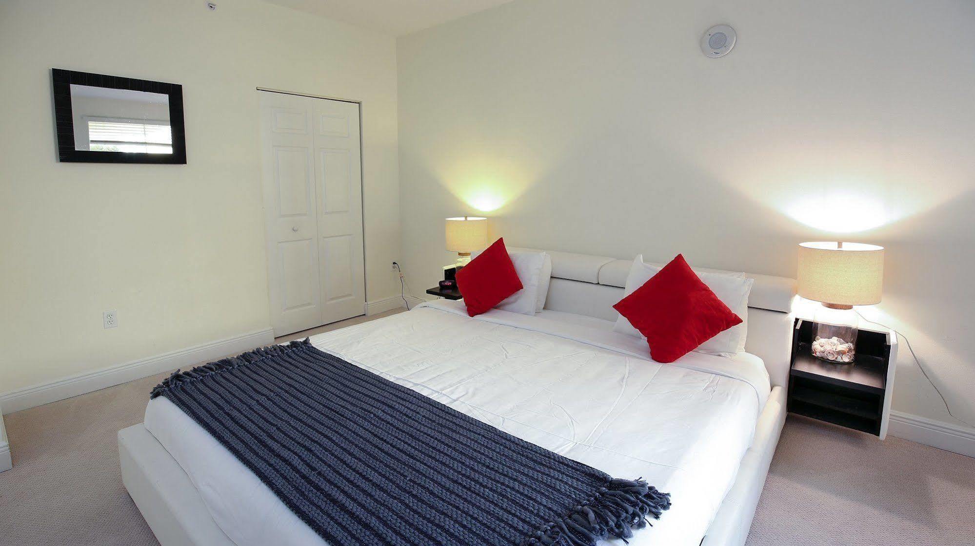 Pelicanstay In Coral Gables Miami Bagian luar foto