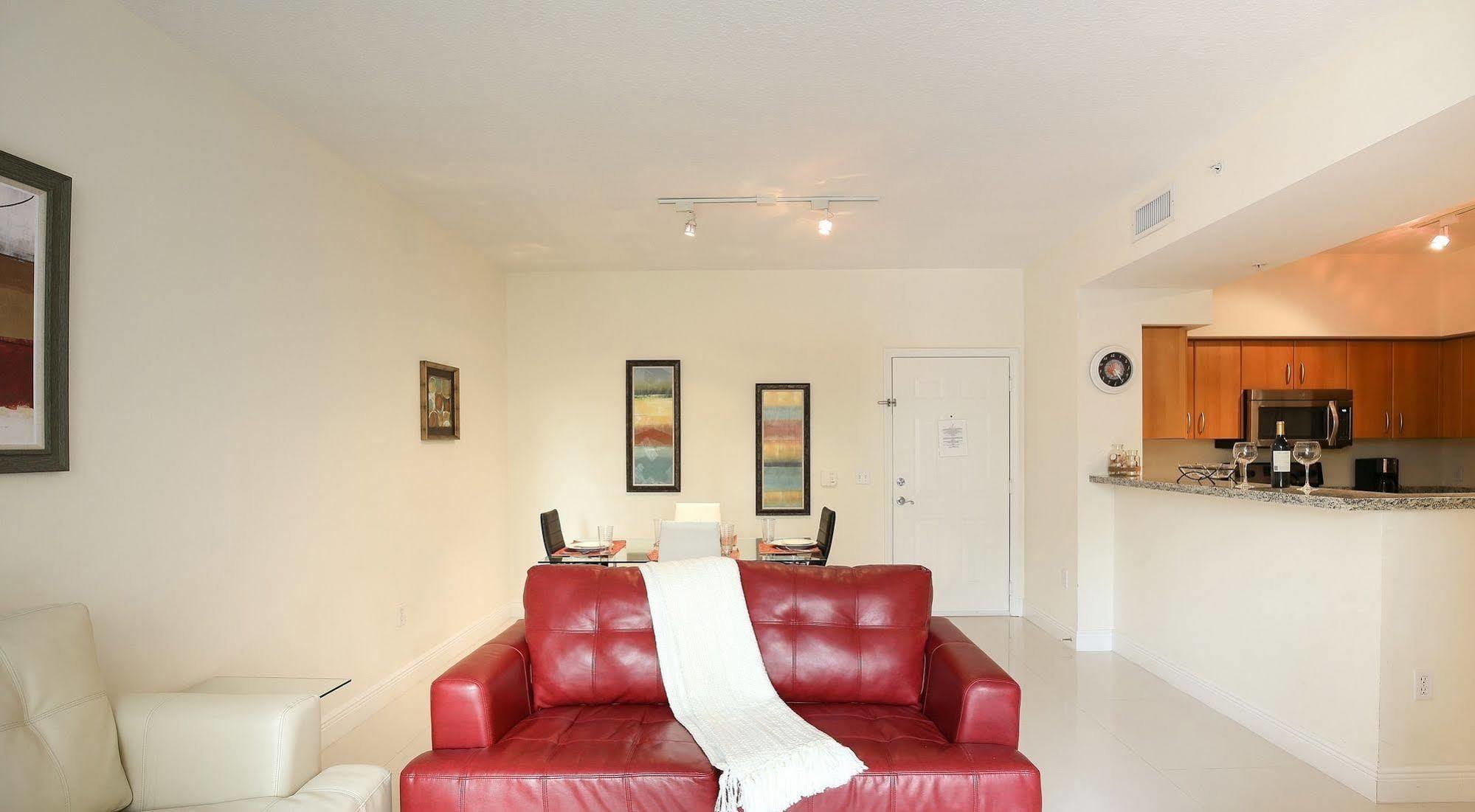 Pelicanstay In Coral Gables Miami Bagian luar foto