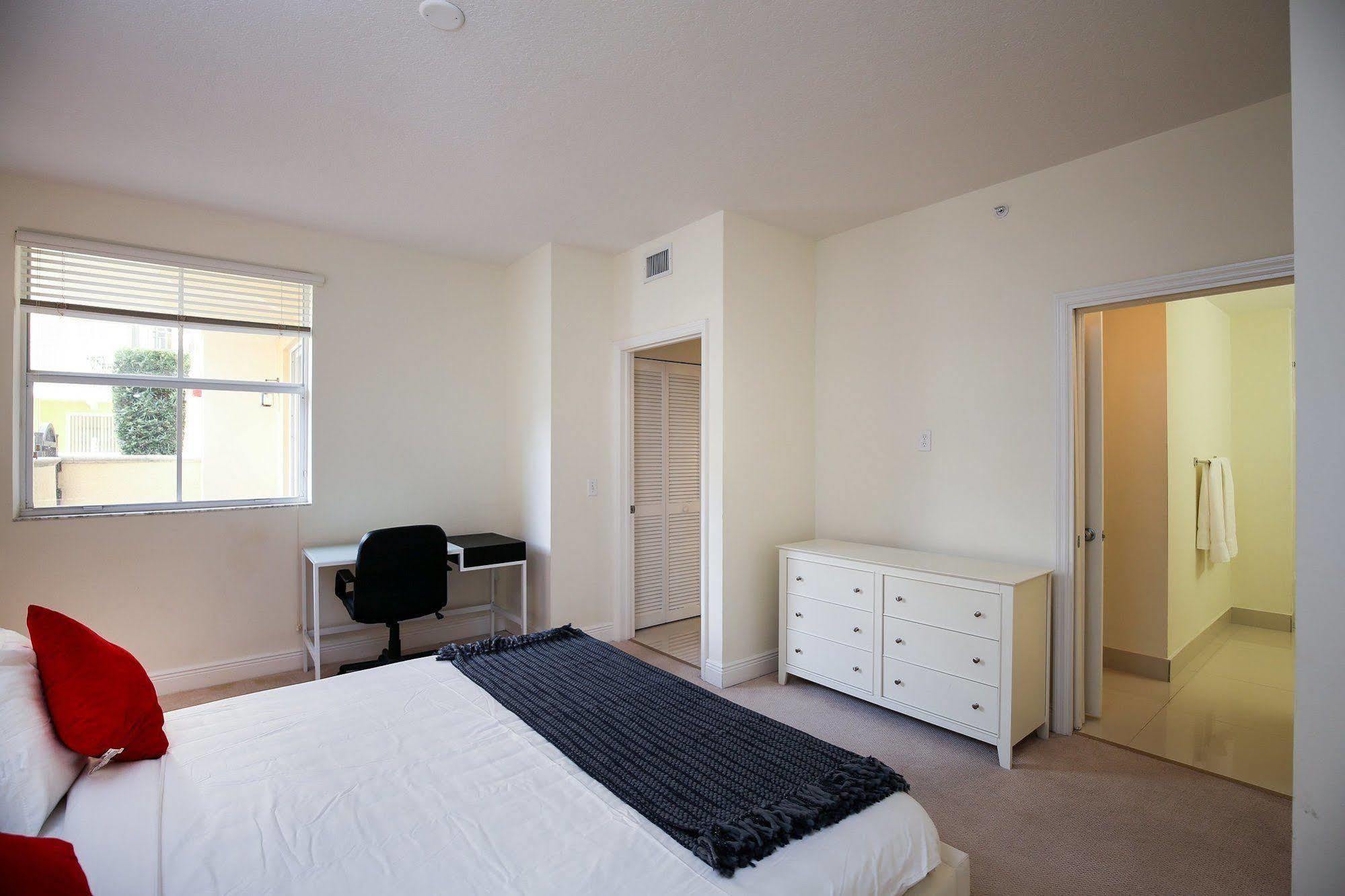 Pelicanstay In Coral Gables Miami Bagian luar foto