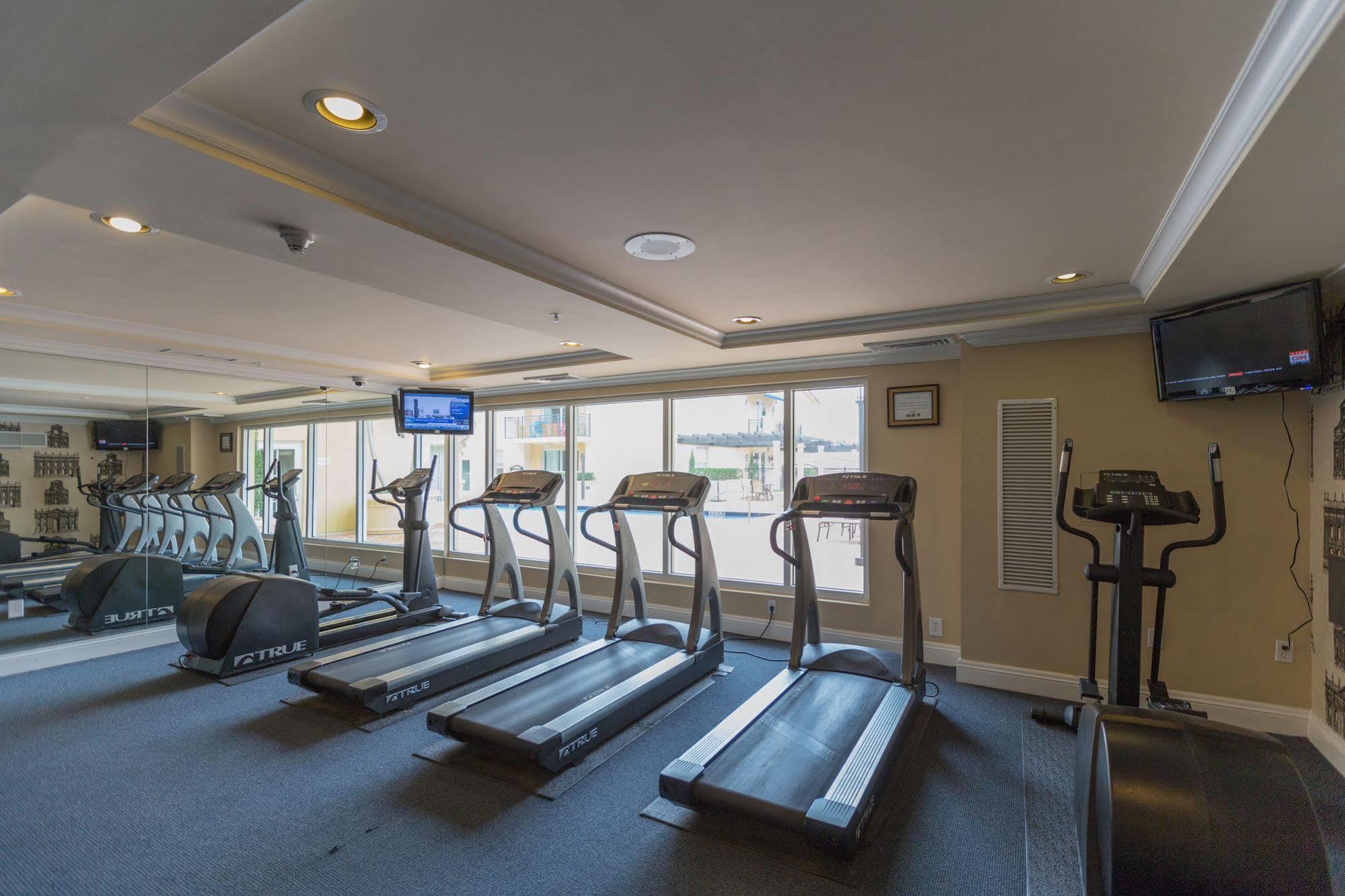 Pelicanstay In Coral Gables Miami Bagian luar foto